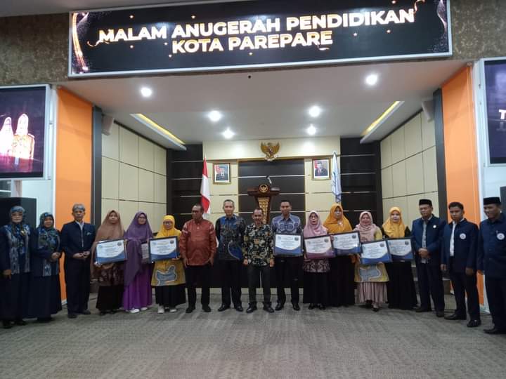 Malam Anugerah Pendidikan Sukses, Ketua Dewan Pendidikan Sulsel Apresiasi DPK Parepare 