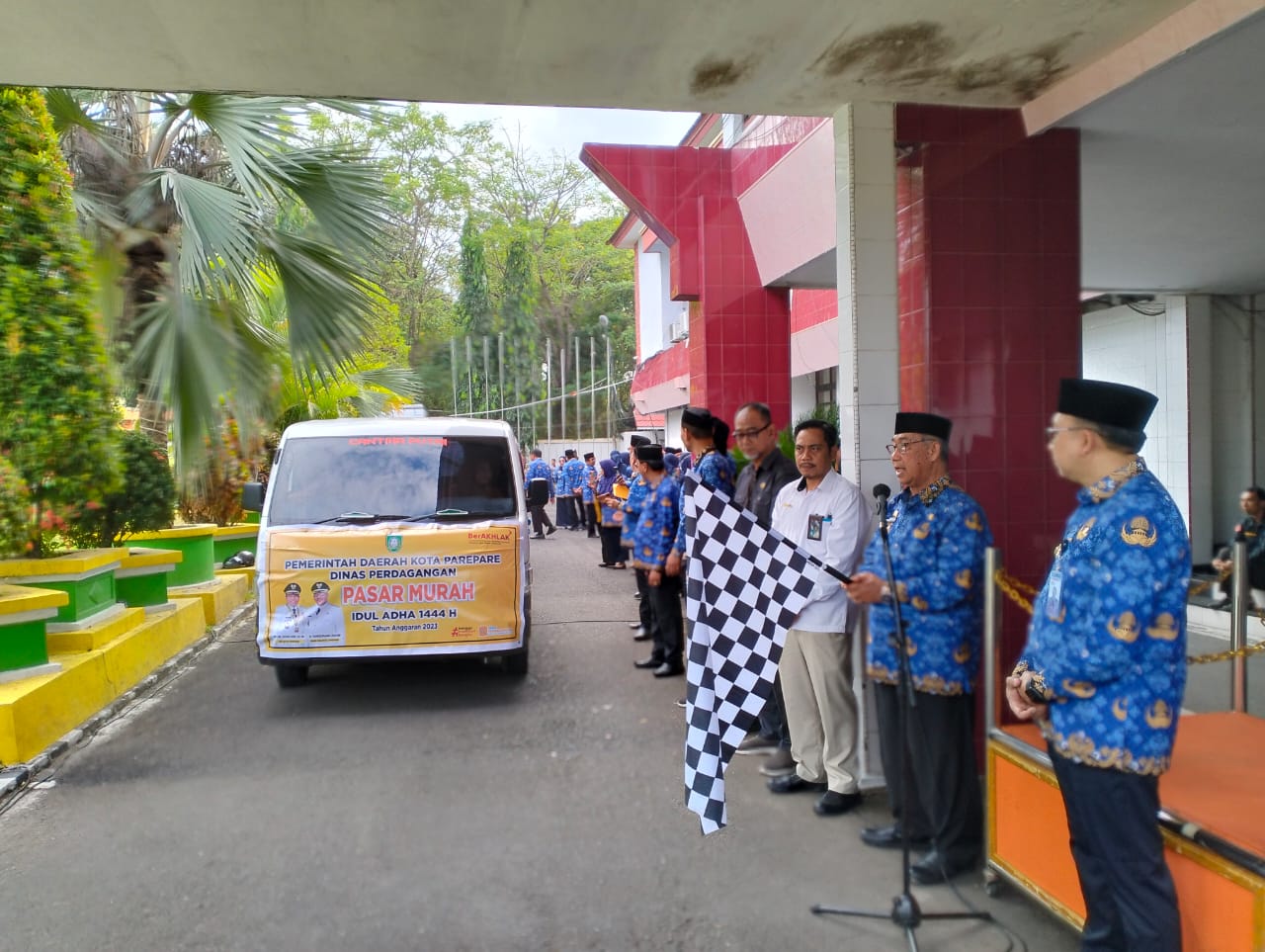 Pastikan Harga Stabil Jelang Idul Adha, Pemkot Parepare Salurkan Paket Pasar Murah ke 22 Kelurahan