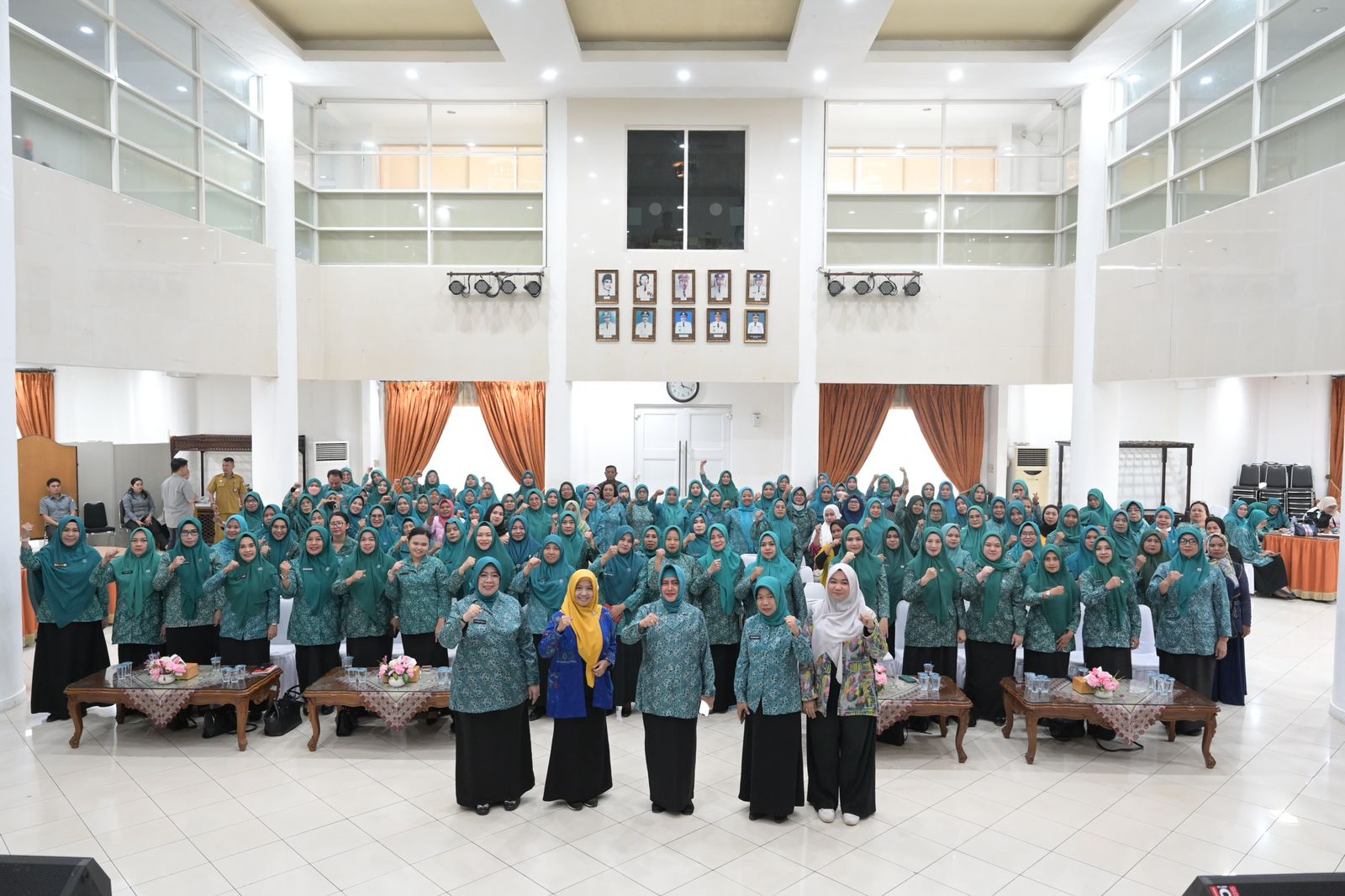 Ketua TP PKK Kota Makassar Tekankan Kreatifitas dan Daya Tarik Pengemasan Produk UMKM