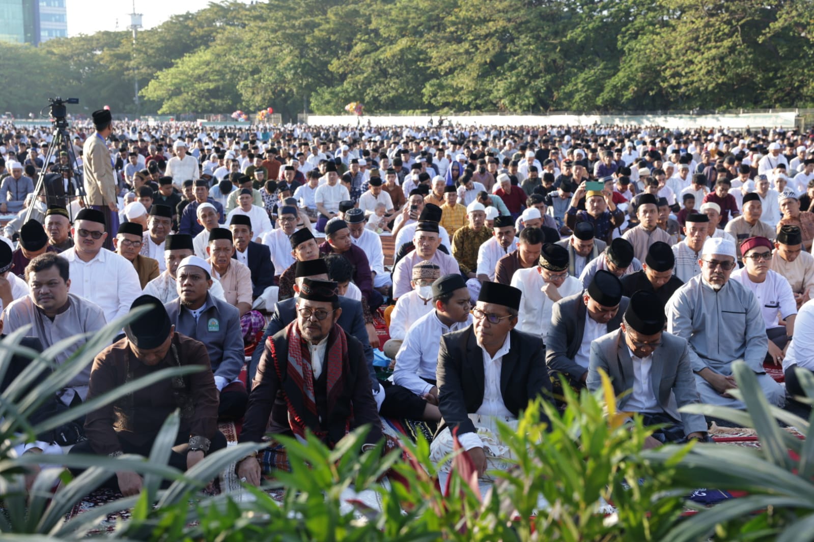 Menteri SYL-Danny Pomanto Salat Idul Adha di Karebosi, Walkot: Momentum Persatuan