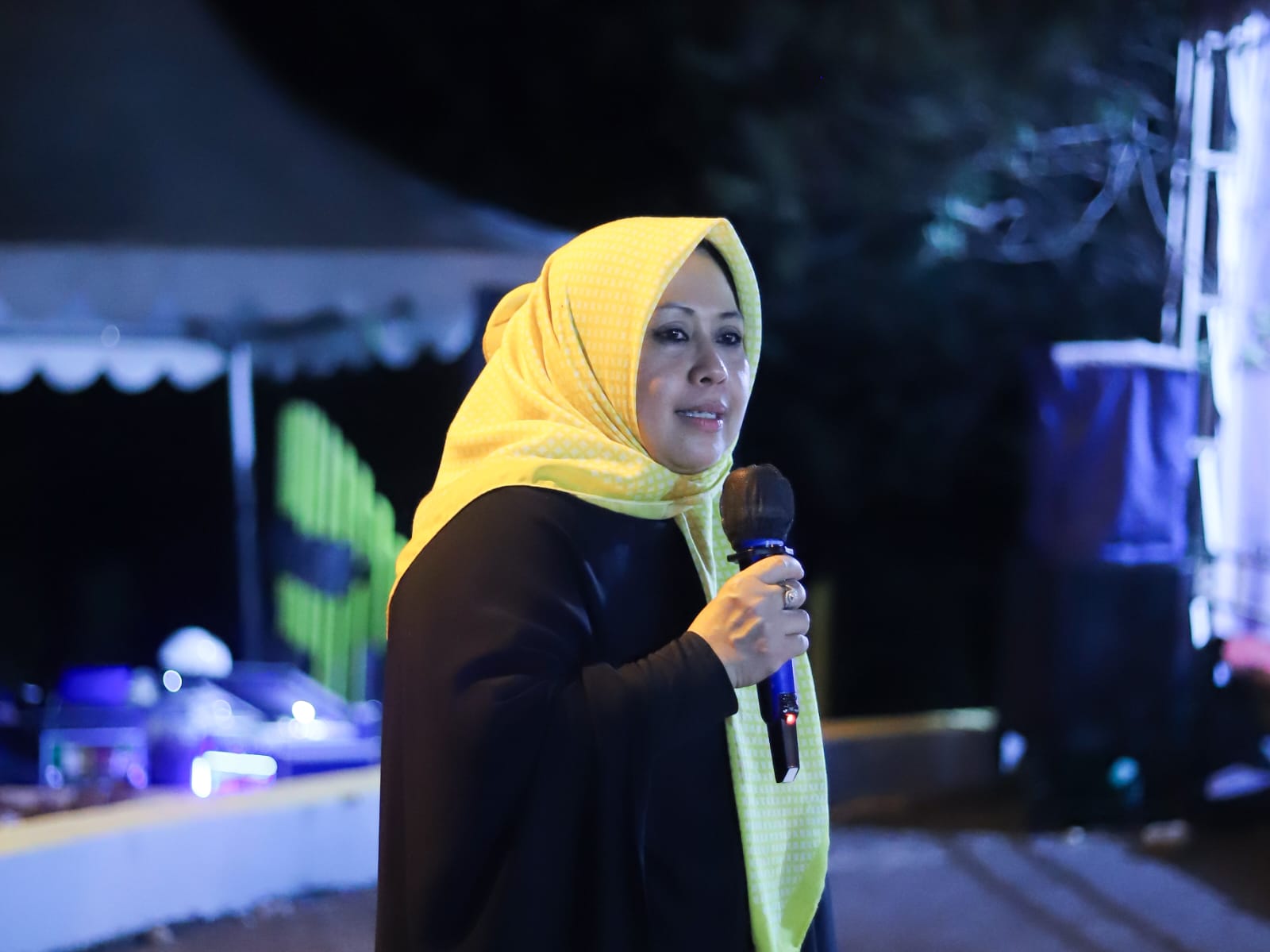 Berkesan, Pengajian Media Parepare Bersama Erna Rasyid Taufan Menyatu dengan Alam di Kebun Raya Jompie 