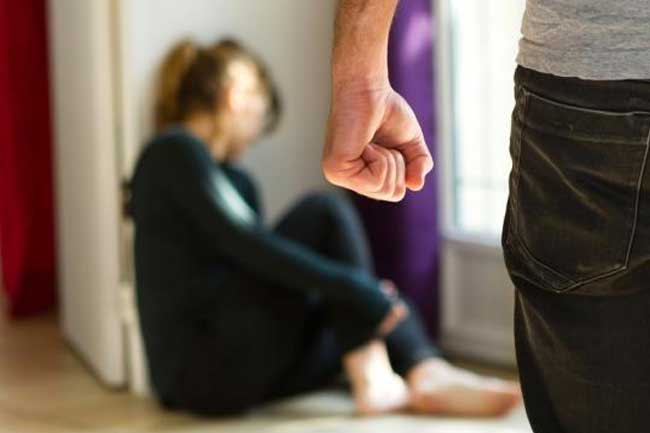 Nafsu tak Terbendung, Pria di Gresik Cabuli Mantan Pacar Sambil Todong Pisau