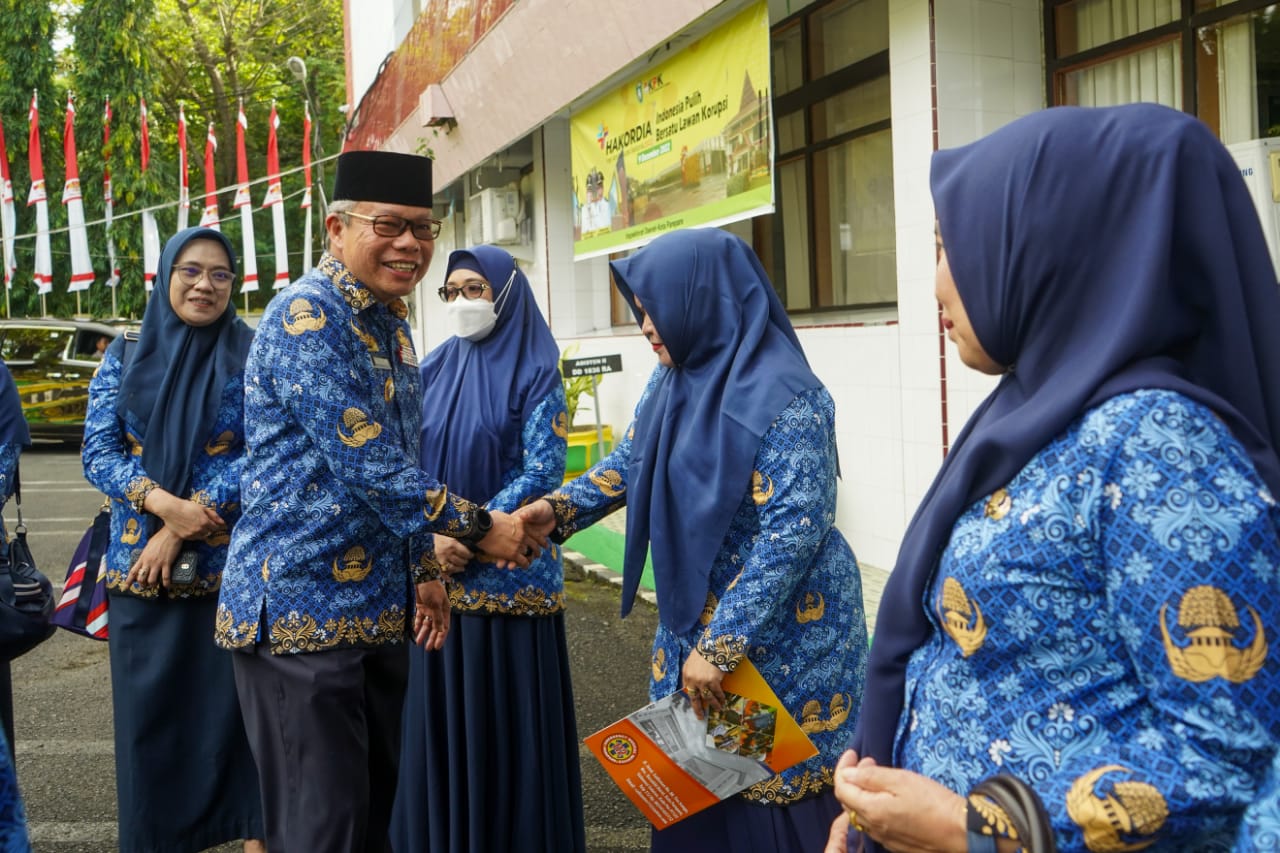 Inspektur Upacara Hari Kesadaran Nasional, Taufan Pawe Pesan ASN BerAKHLAK, Bangga Melayani Bangsa 