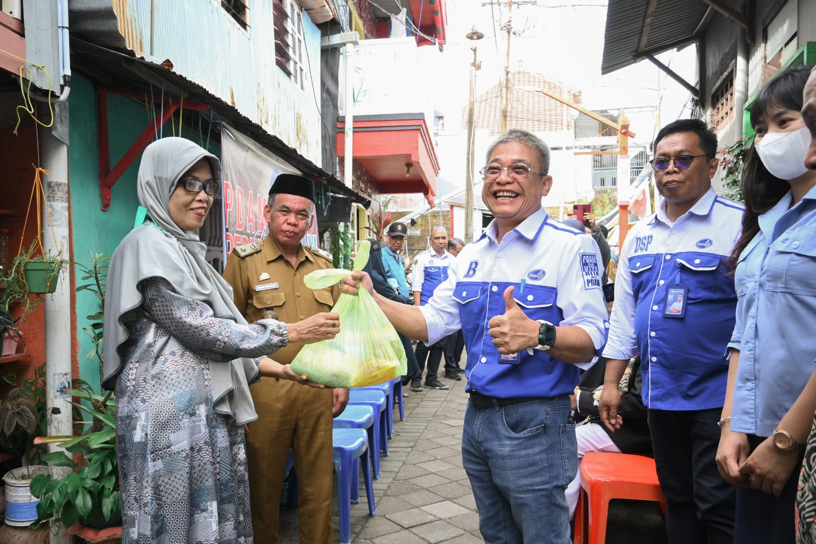 Direksi PDAM Safari Ramadan, Kunjungi Longwis di Kecamatan Mariso
