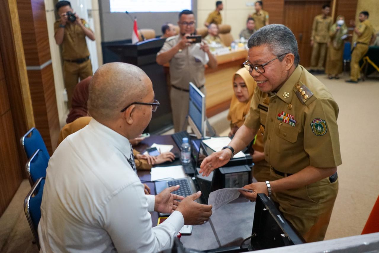 Taufan Pawe Pimpin Pembayaran Perdana PBB, Pemkot Parepare Kini Terapkan Sistem QRIS Dinamis