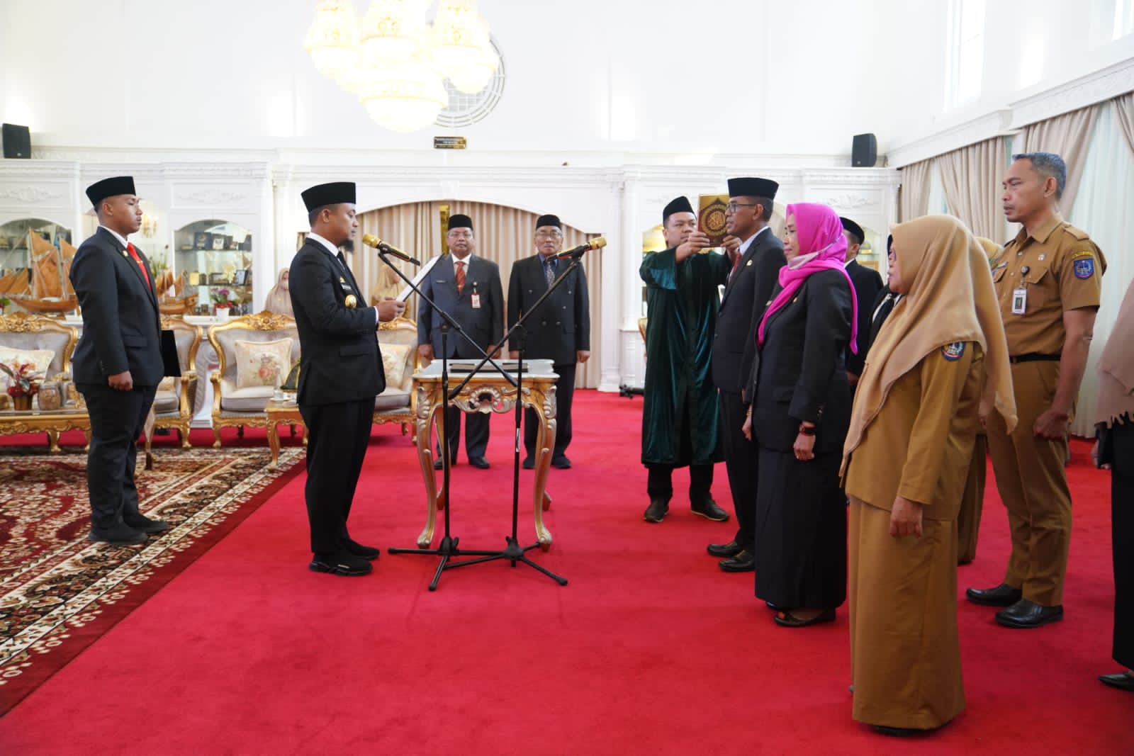 Lantik Pejabat, Gubernur Sulsel Sebut Jabatan Bukan Hadiah Tapi Amanah