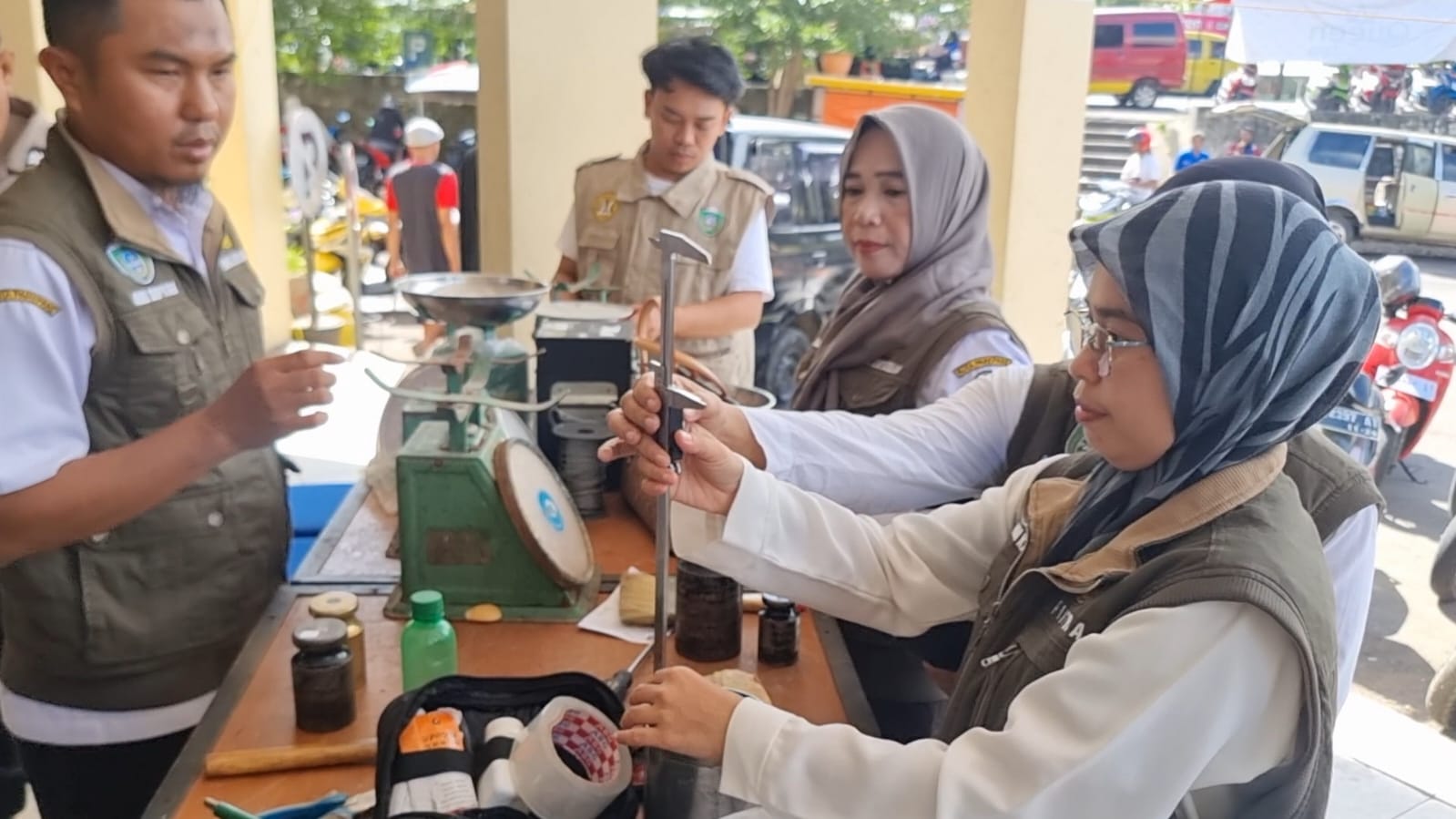 Pengawasan Alat Ukur Timbangan, Pemkot Parepare Pastikan Pasar Rakyat dan Usaha Penuhi K3L