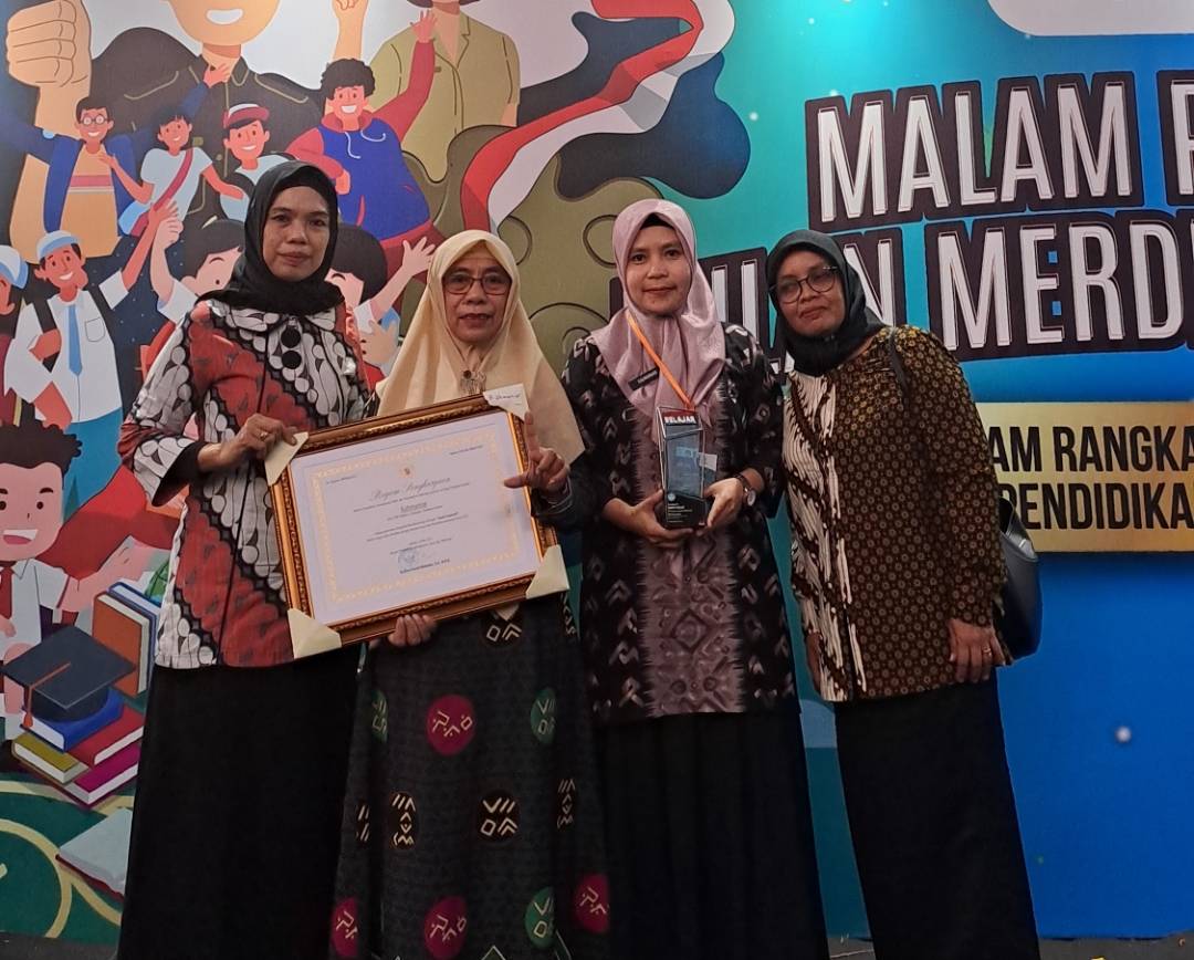 Guru Bahasa Daerah di Parepare Raih Penghargaan Kemdikbudristek RI