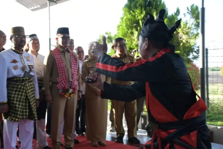 Tiba di Sulbar, Prof Zudan Dijemput Pejabat Provinsi dan Kabupaten hingga Raja Mamuju