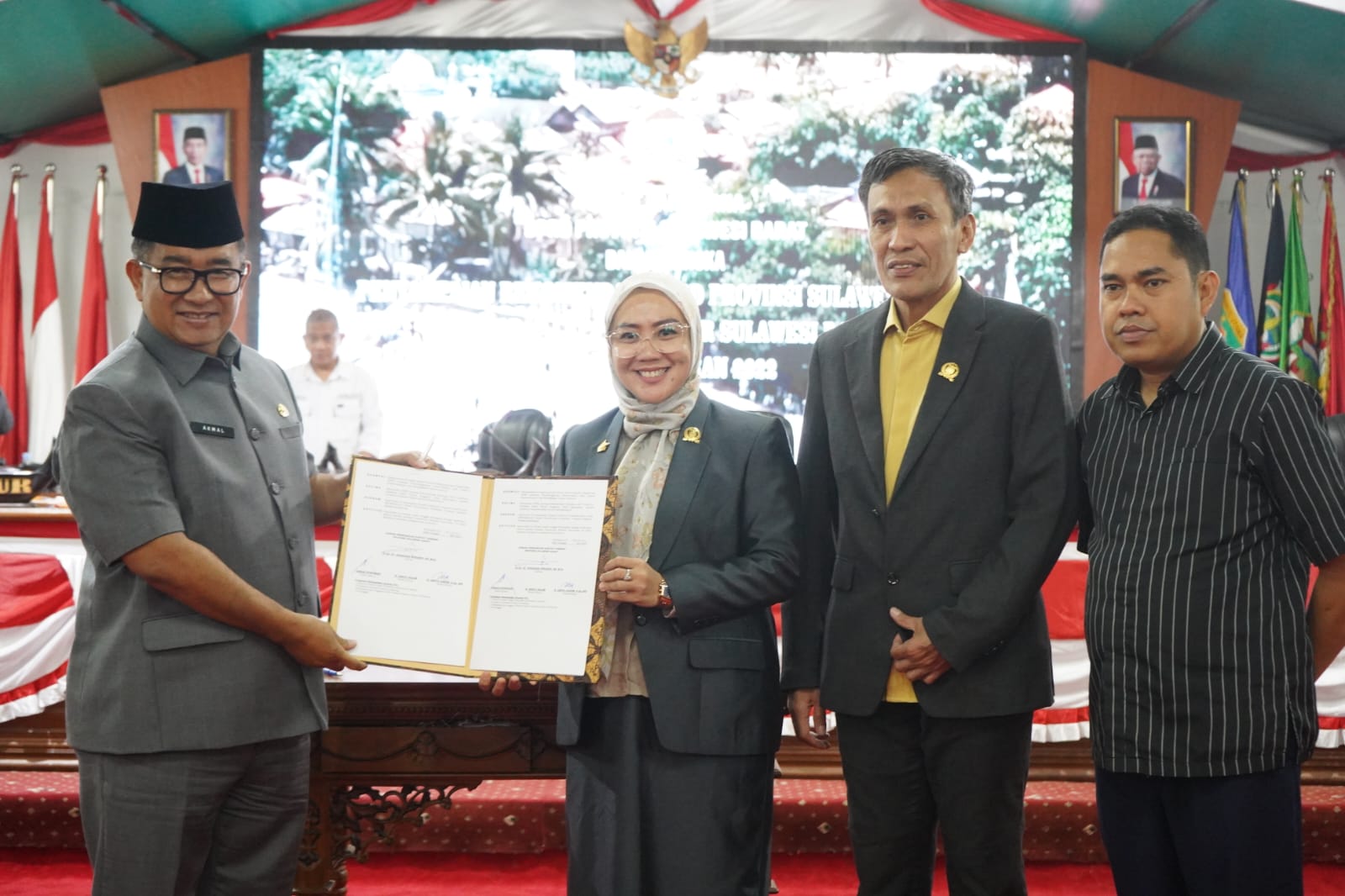 Paripurna LKPJ 2022, Akmal Malik Apresiasi Rekomendasi DPRD Sulbar, Sekaligus Berpamitan