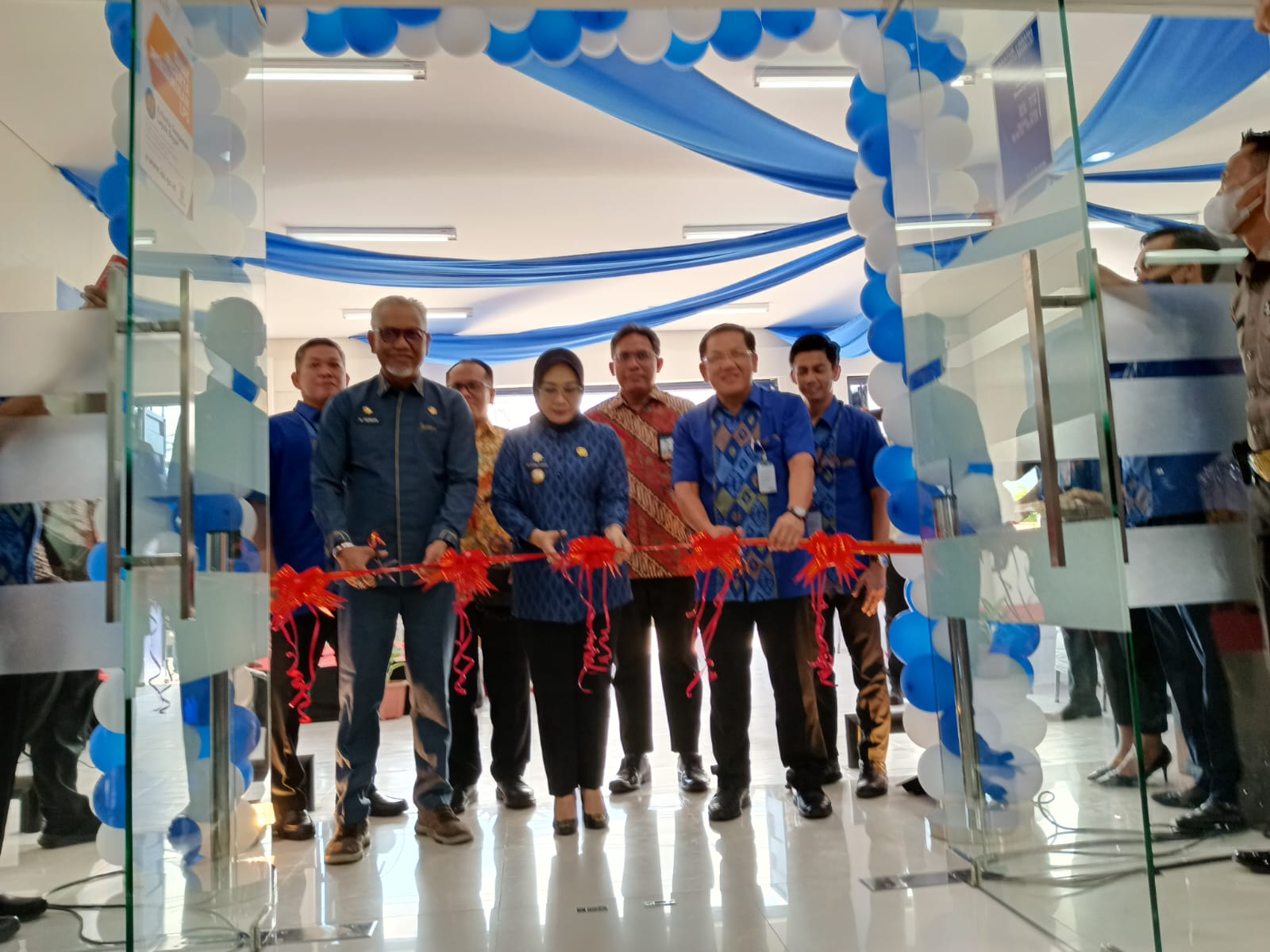 Dukung Pertumbuhan Ekonomi Sulbar, BCA Resmikan KCP Pertama di Mamuju