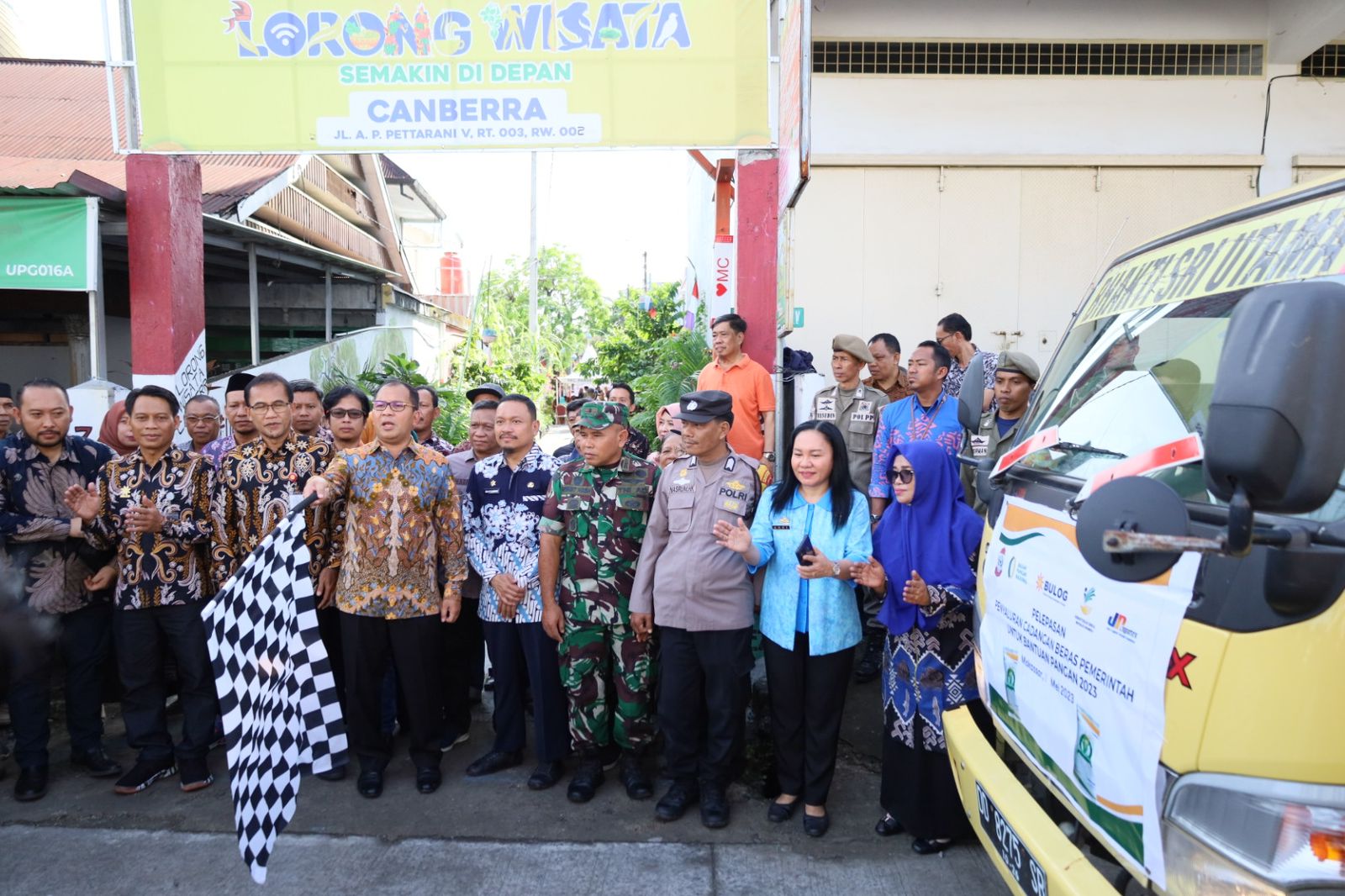 Wali Kota Danny Pomanto Bersama Perum Bulog Sulselbar Lepas Pendistribusian Bantuan Pangan Beras Pemerintah di Makassar