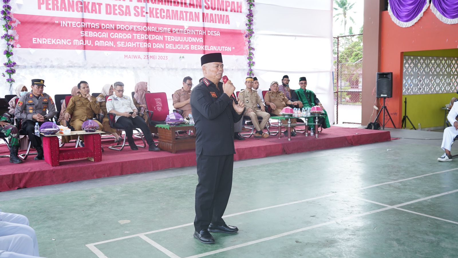 Bupati MB Puji Acara Pelantikan Perangkat Desa se-Kecamatan Maiwa, Angkat Kearifan Lokal