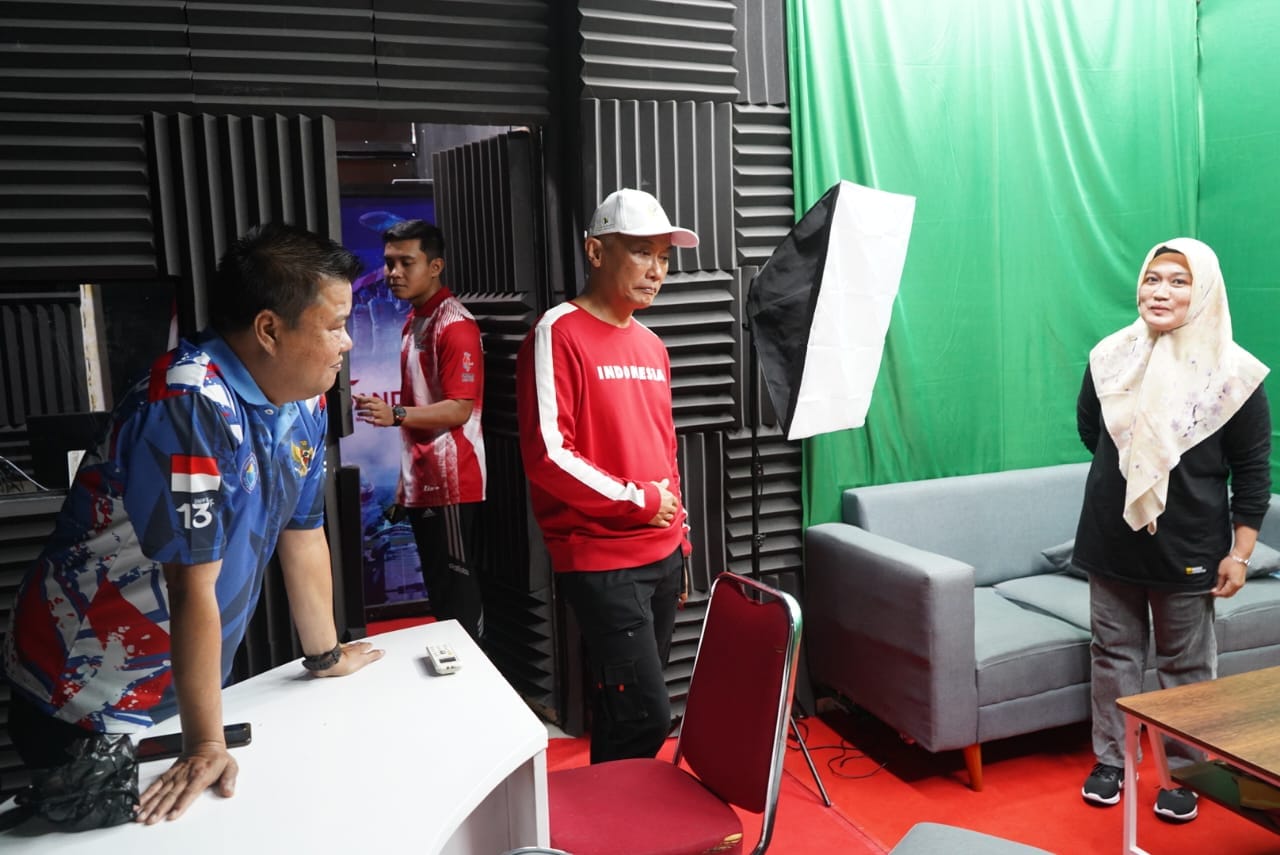Pj Gubernur Sulbar Berkunjung ke Studio Sandeq TV, Berharap Lebih Masif Sebarkan Informasi 