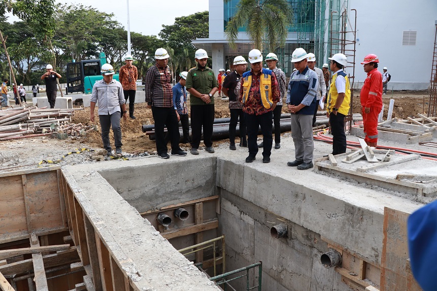 Percepat Rekonstruksi Gedung Kantor Gubernur, Sekprov Sulbar Minta Kontraktor Tambah Tenaga