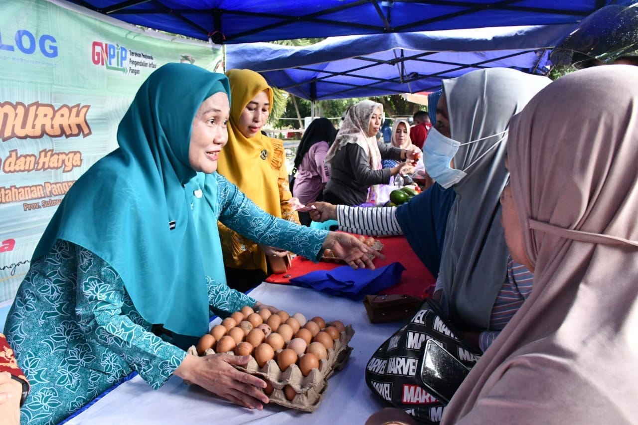 Laksanakan Arahan Presiden dan Mendagri, Pemprov Sulbar Intensif Lakukan Pasar Murah Untuk Kendalikan Inflasi