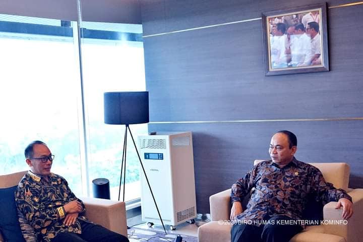 Menkominfo Siap Bantu di Tahap 1 Pembangunan 18 BTS di Sulbar