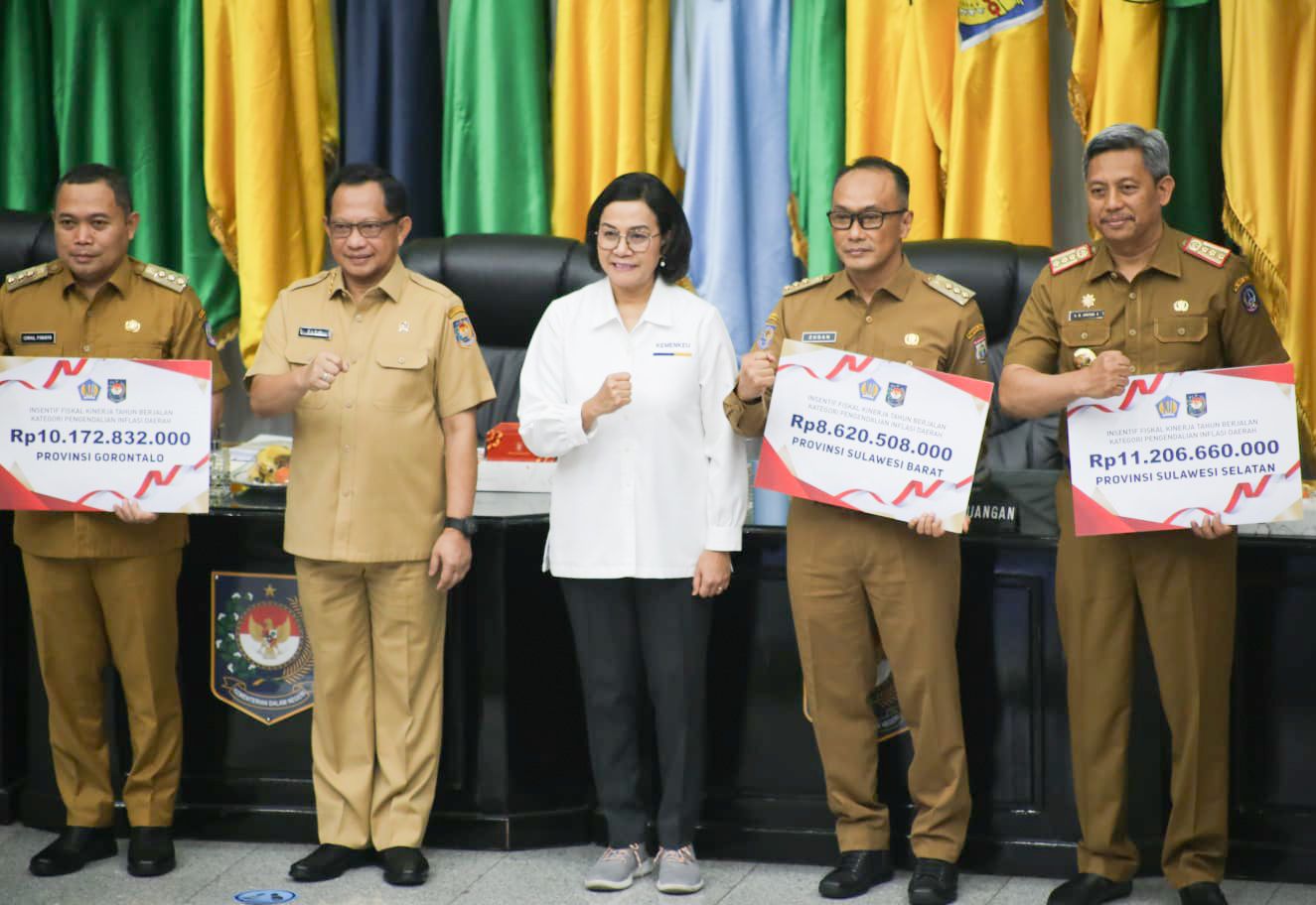 Dinilai Berhasil Kendalikan Inflasi, Mendagri Beri Penghargaan Dana Insentif kepada Pemprov Sulbar 