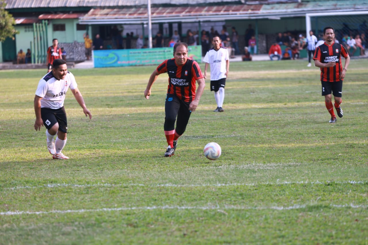 Dua Gol Danny Pomanto Jadi Penentu Kemenangan Big Match Pemkot Makassar Vs Jurnalis