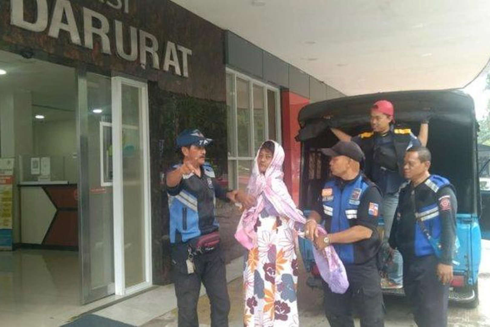 Diduga Kecanduan Live TikTok, Wanita 24 Tahun Jadi Depresi dan Dievakuasi Dinas Sosial