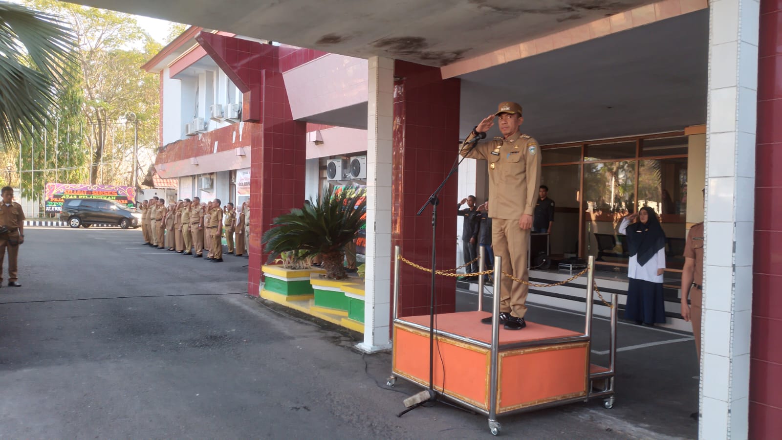 Pj Wali Kota Akbar Ali Jadi Inspektur Apel Perdana, Serukan ASN Buktikan Parepare Lebih Baik