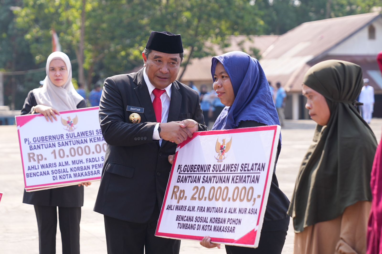 Hari Pahlawan Nasional, Korban Bencana Sosial dapat Bantuan dari Pj Gubernur Sulsel dan Pangdam XIV Hasanuddin