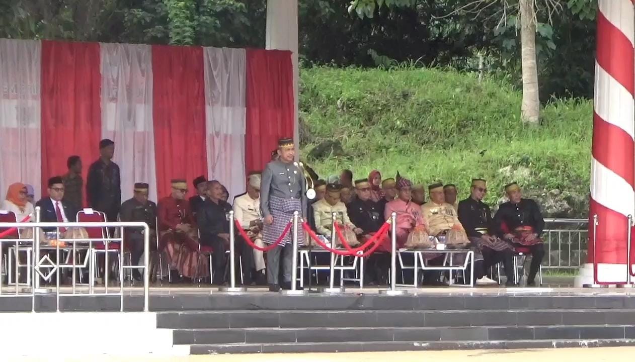 Upacara Hari Guru, Kadis Disdikbud Sulbar Bacakan Sambutan Serentak Menteri Pendidikan RI