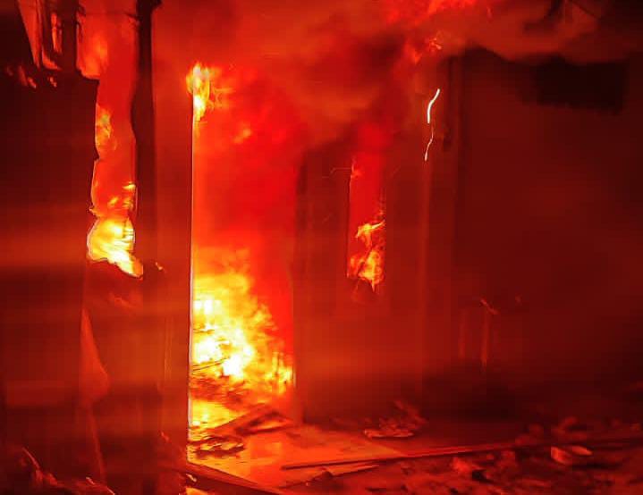 Kebakaran di Jalan Masjid Raya Makassar, Dua orang Terluka