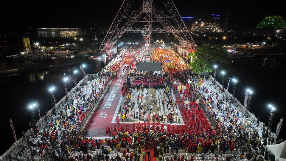 Karnaval Budaya Peringatan HUT Kota Makassar ke-416 Memukau dengan Konsep Internasional