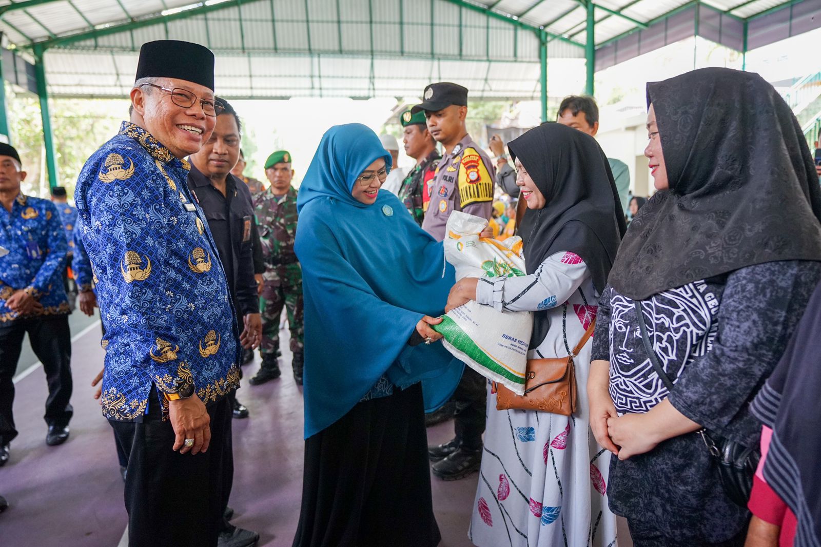 Serahkan Insentif Ketua RT-RW dan CBP, Taufan Pawe Pamit dan Banggakan Kebersamaan Bangun Kota Cinta