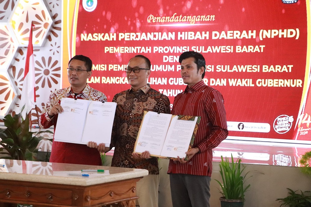 Sukseskan Pelaksanaan Pilkada 2024, Pemprov Sulbar Teken NPHD Bersama KPU dan Bawaslu
