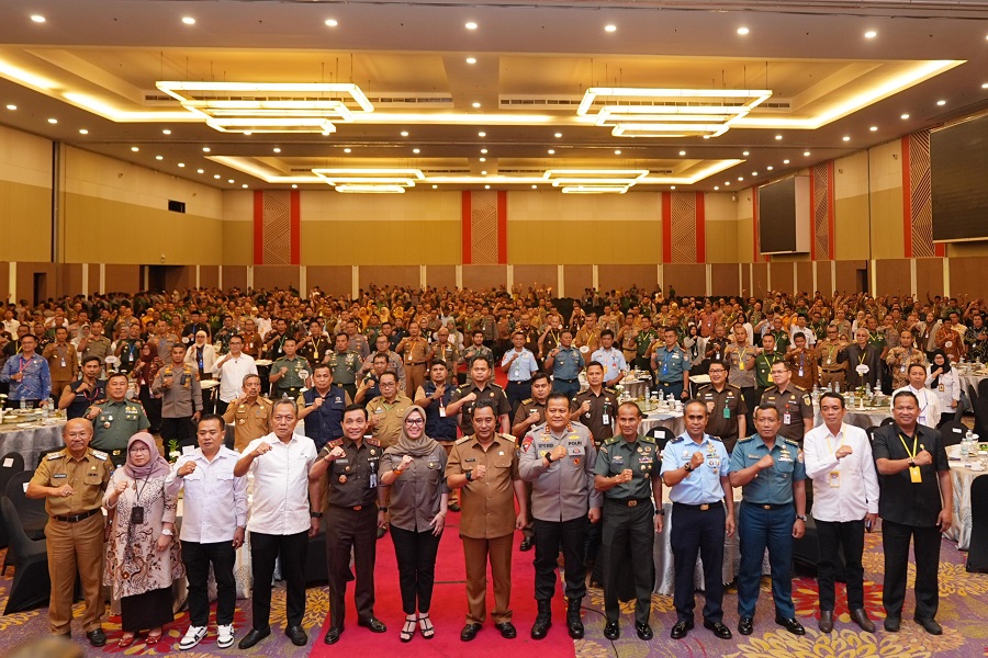 Rakor Bersama Pj Gubernur dan Bupati Wali Kota se-Sulsel, Taufan Pawe Siap Sukseskan Pemilu dan Pilkada 2024    