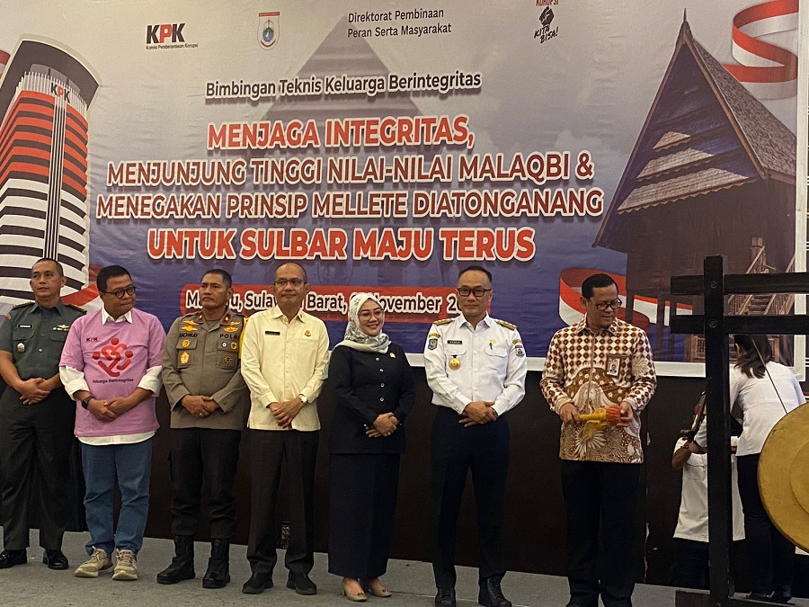 Ketua DPRD Sulbar Hadiri Bimtek Keluarga Berintegritas yang Diadakan KPK dan Inspektorat