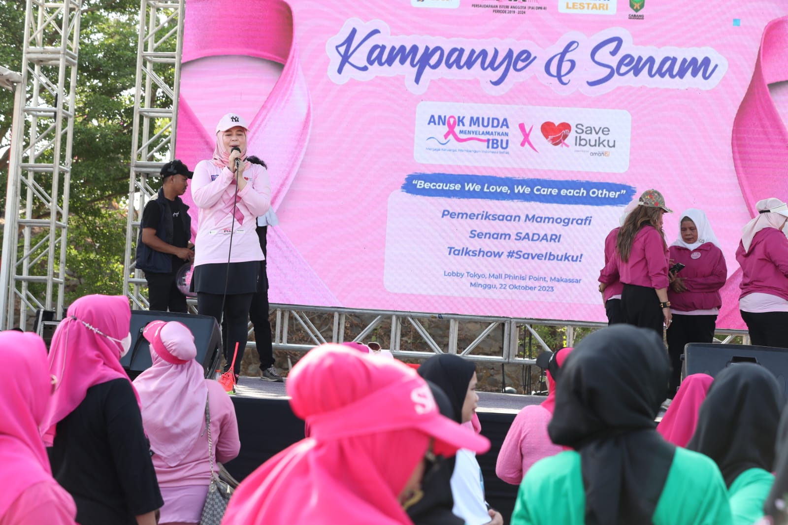 Peringati Hari Kanker Sedunia, Fatmawati Rusdi Bersama PIA Senam Massal SADARI