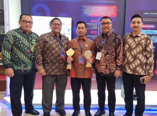 Sulsel Raih Penghargaan TP2DD Terbaik Wilayah Sulawesi dan Pemda dengan Program Unggulan TP2DD Terbaik