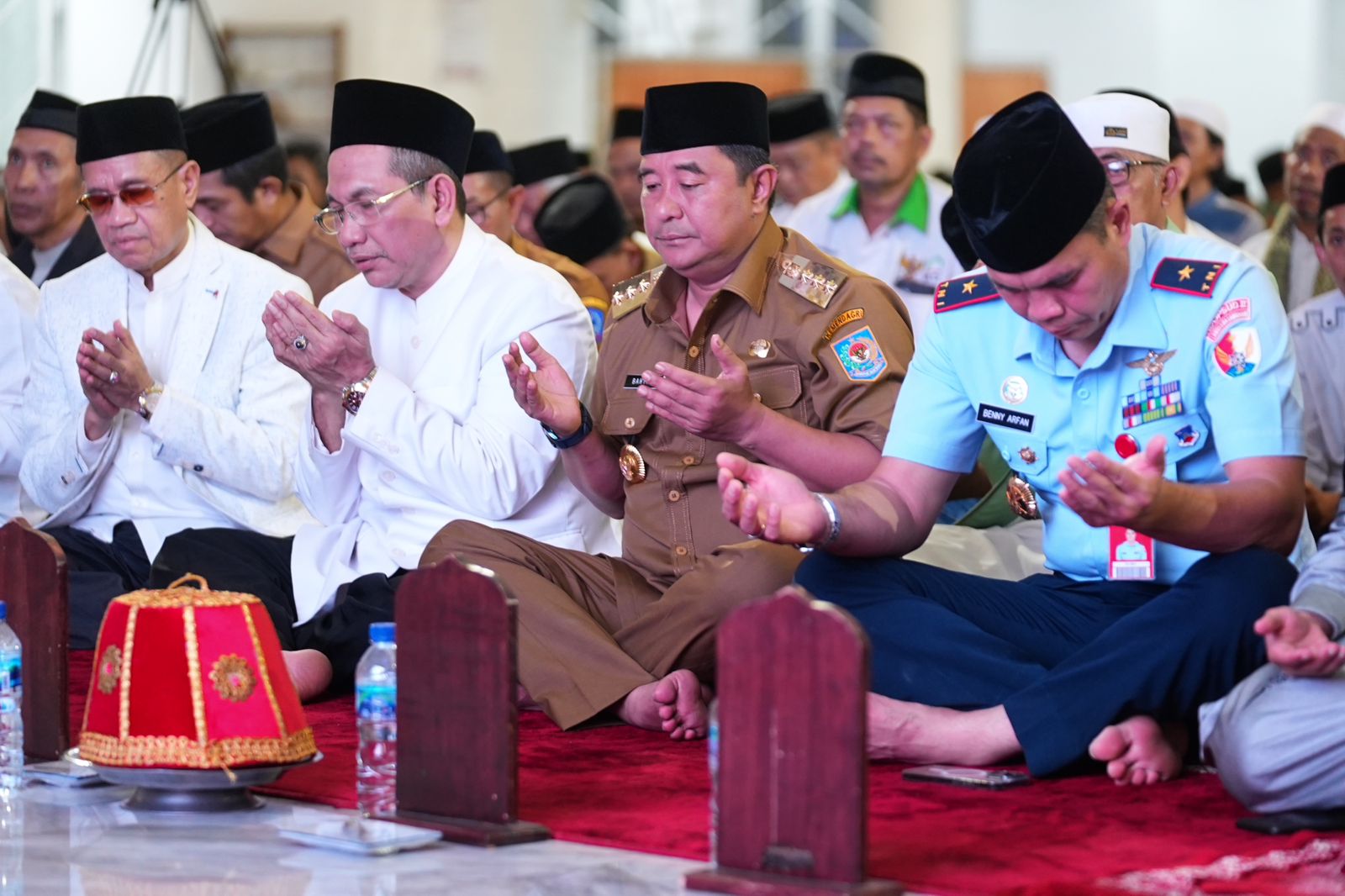 Sholawatan dengan Pj Gubernur Bahtiar, Ulama dan Forkopimda Dipadati Ribuan Warga