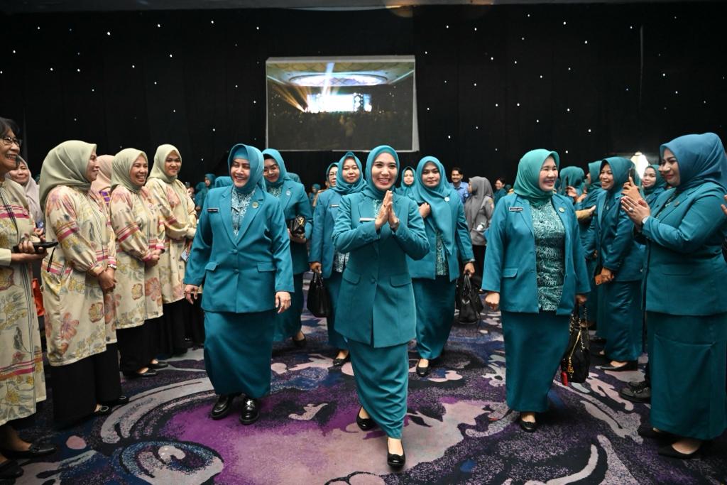 Dihadiri Sofha Marwah Bahtiar, Peringatan HKG PKK Kota Makassar Berlangsung Meriah 