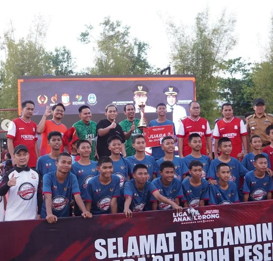 Ketua DPRD Rudianto Lallo Hadiri Penutupan Liga Anak Lorong