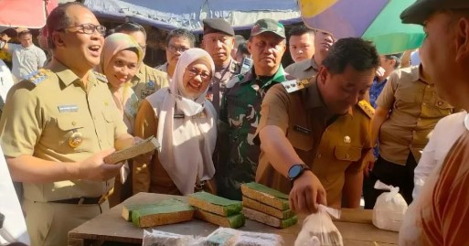 Danny Pomanto Dampingi Bahtiar Baharuddin Pantau Harga dan Ketersediaan Pangan di Pasar Daya