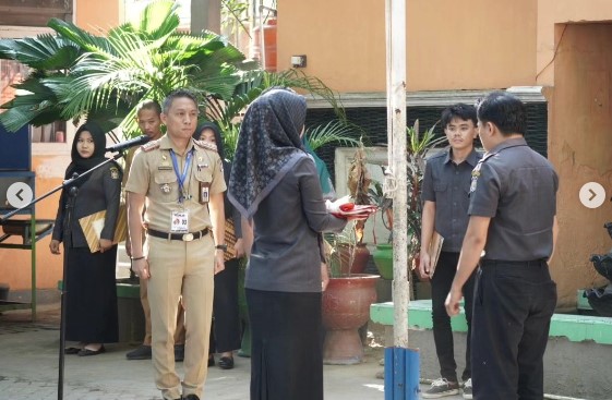 Berikan Pelayanan Terbaik, Imbauan Sekcam Ujung Tanah saat Upacara Bendera
