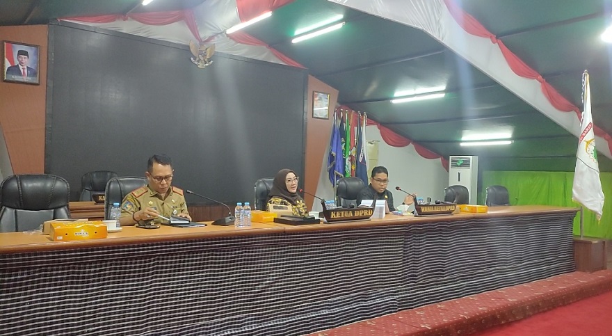 Banggar DPRD Sulbar Gelar Rapat Bersama TAPD Bahas RAPBD 2024