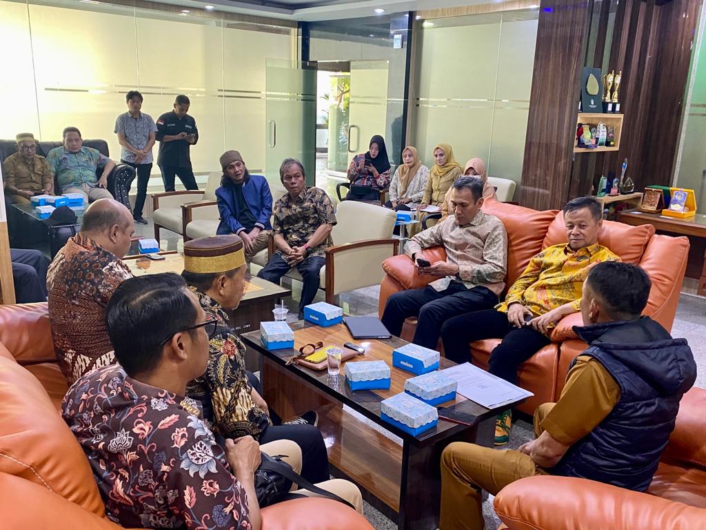 Wakil Ketua Bersama Komisi II DPRD Sulbar Sharing Informasi di DPRD Sulsel, Terkait Perpres Standar Satuan Harga Perjalanan Dinas