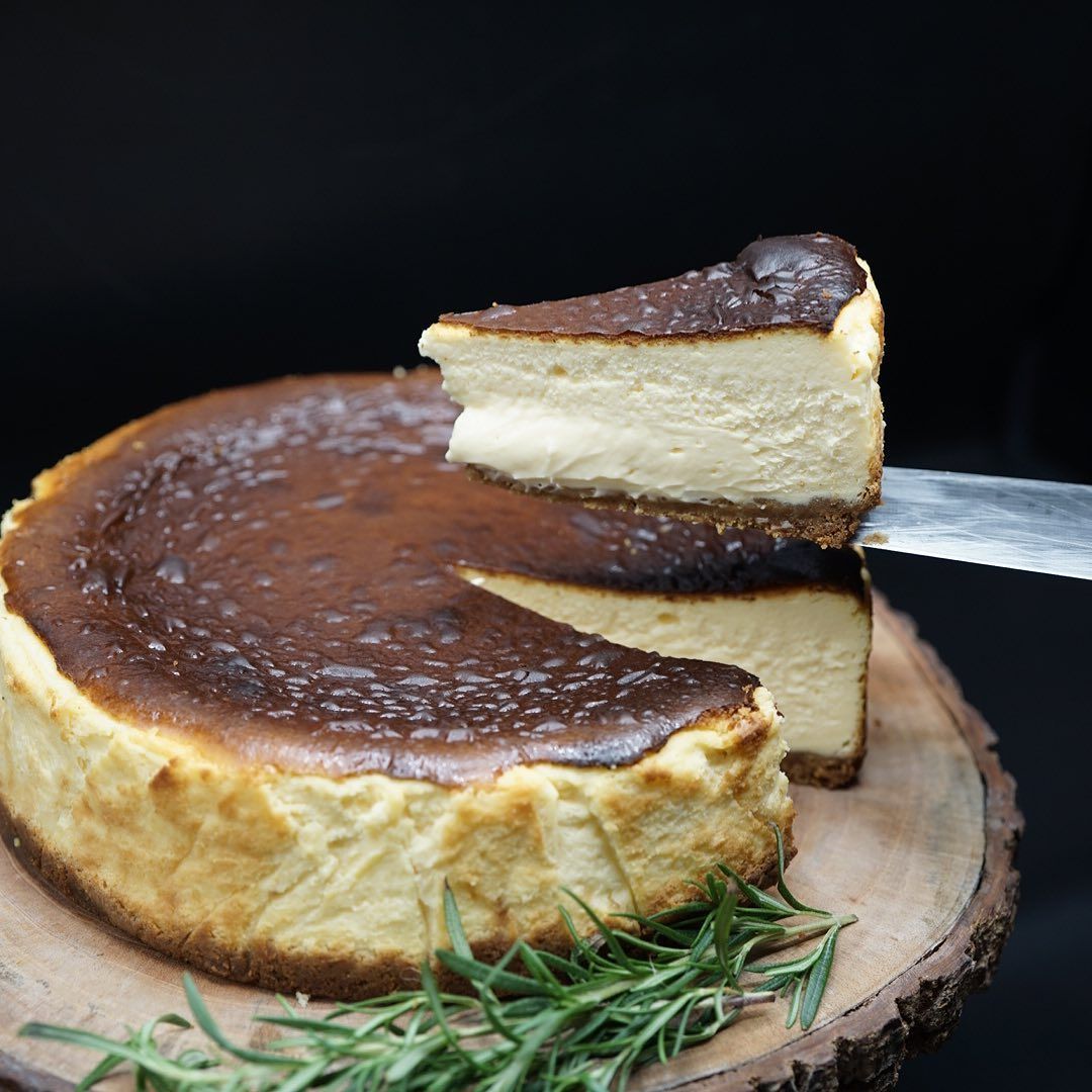 Resep Basque Burnt Cheesecake, Kue Keju Spanyol yang Gosong di Luar Putih di Dalam