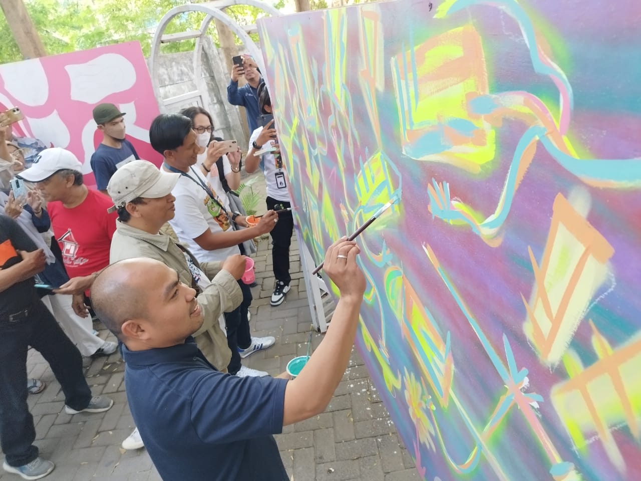 Kadis Pariwisata Makassar Buka Pasar Seni Rupa, Berharap Tercipta Ekosistem Seni Rupa yang Jauh Lebih Baik