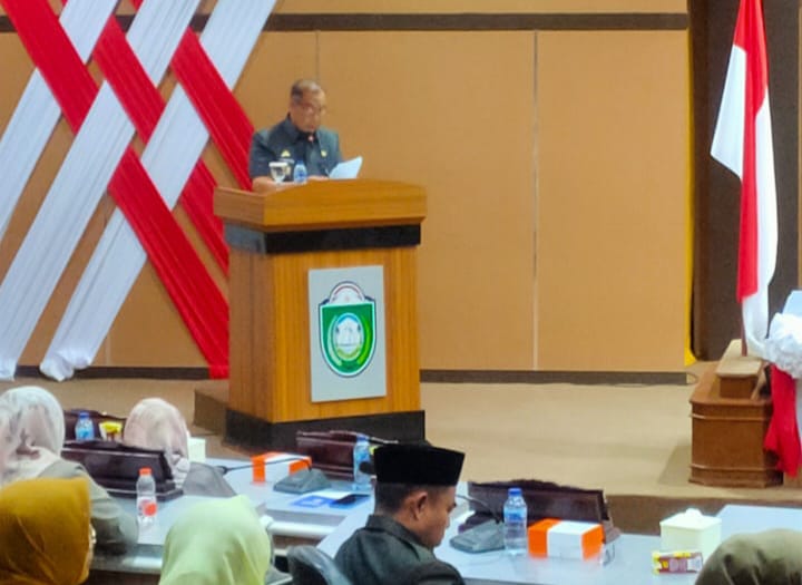Pangerang Rahim Sampaikan Jawaban Wali Kota Atas Pandangan Umum Fraksi DPRD Parepare Tentang Rancangan APBD-P