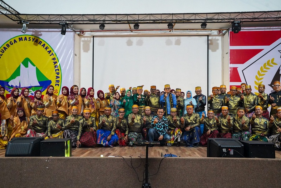 Hadiri Pelantikan IKM Pare Balikpapan, Taufan Pawe Siap Terus Berkontribusi Bagi Kemajuan Organisasi dan Masyarakat