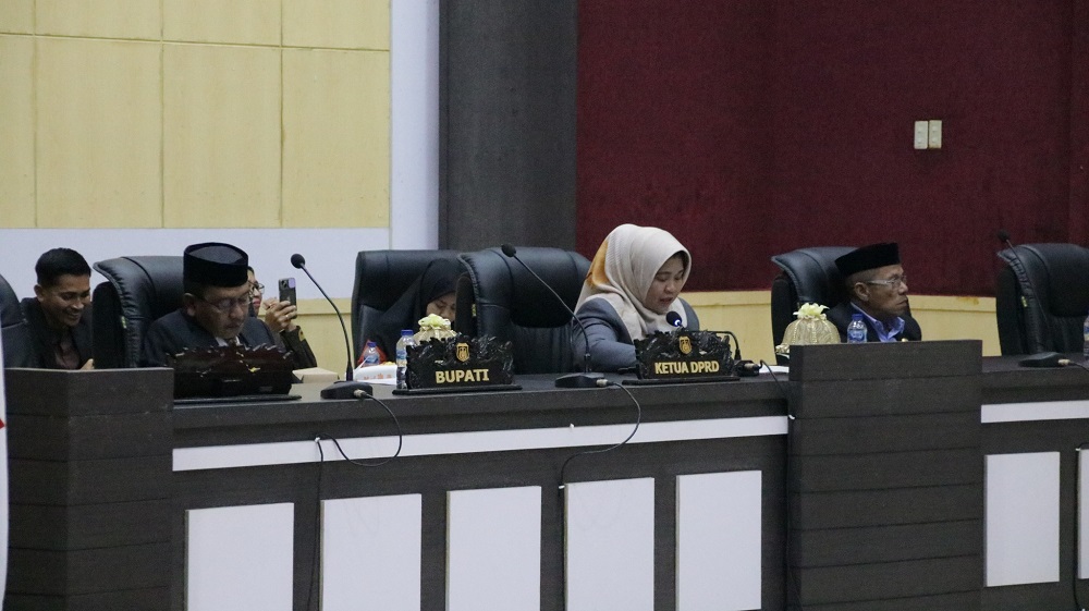 Bupati Pasangkayu Hadiri Paripurna Persetujuan Bersama APBD Perubahan 2023