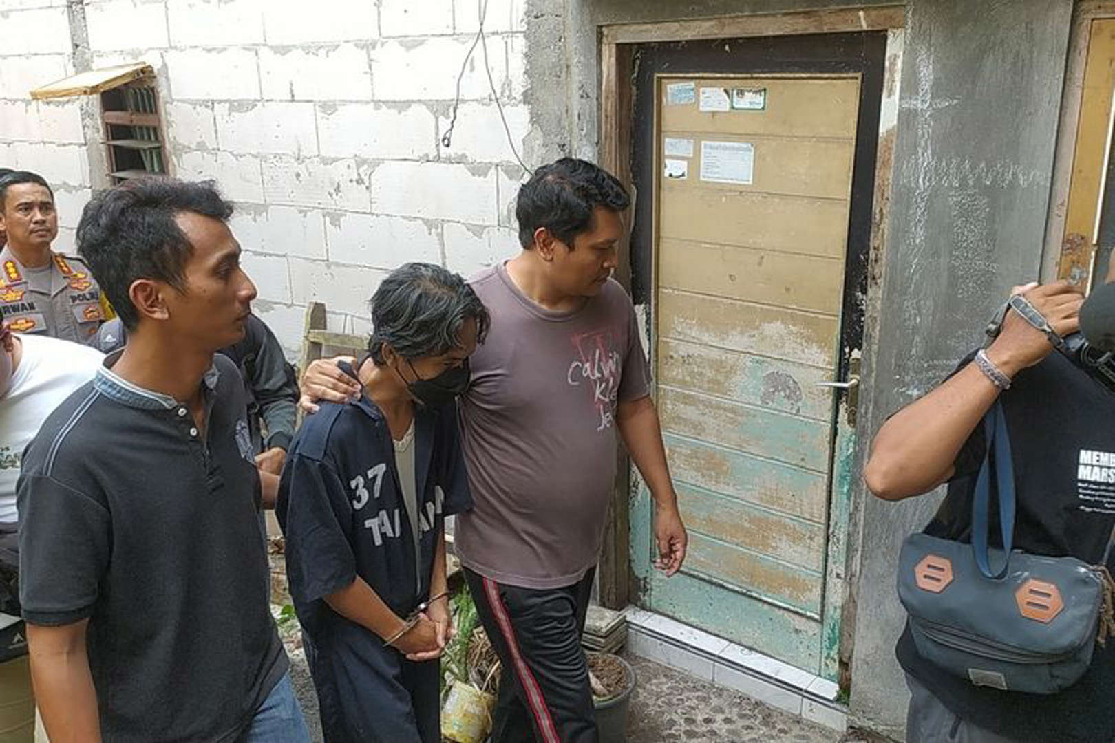 Pimpinan Ponpes Bikin Ruang Bawah Tanah, Ternyata Digunakan untuk Cabuli Santriwati