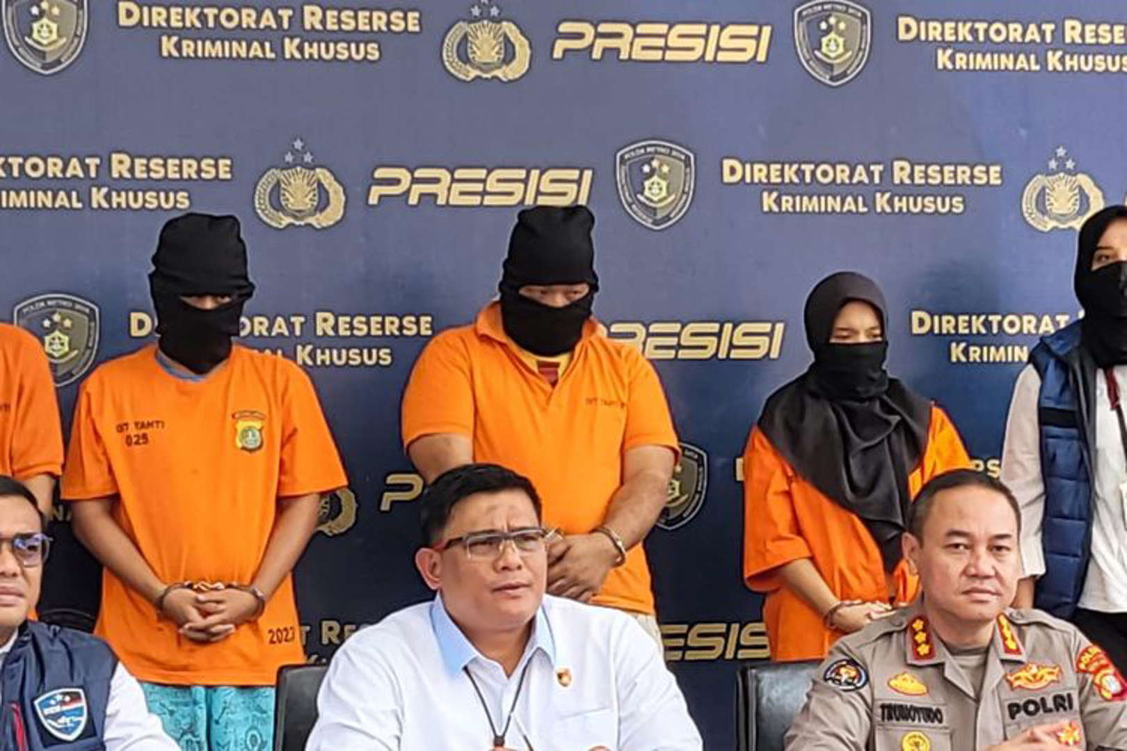Polisi Gerebek Rumah Produksi Film Dewasa, Ternyata Pemeran Wanitanya Foto Model dan Selebgram