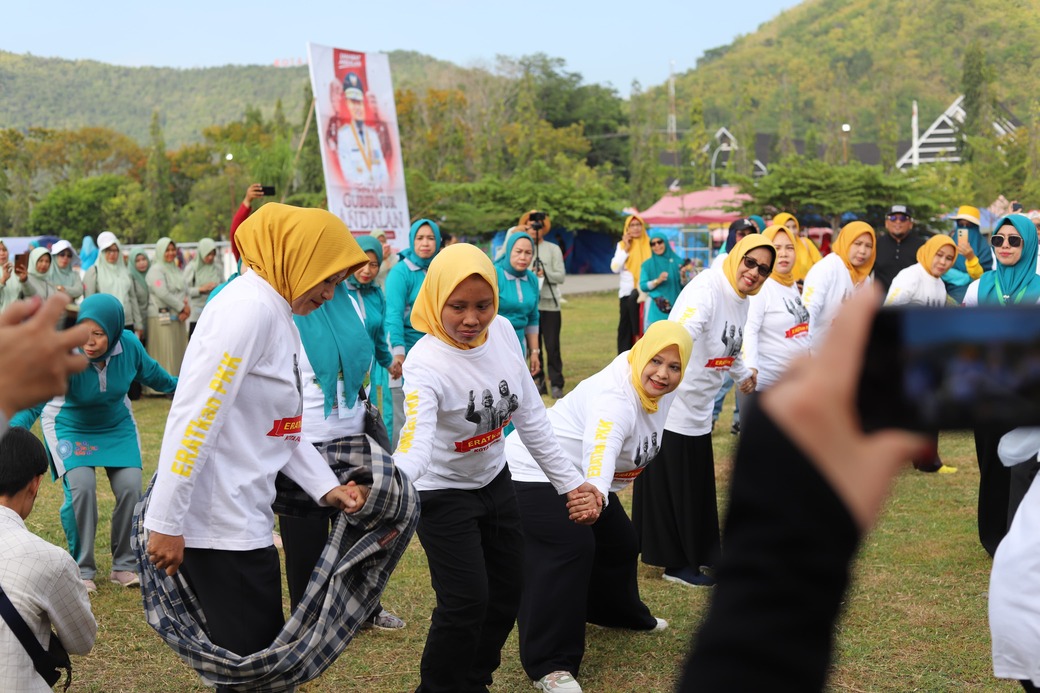 Seru, Kontingen TP PKK Parepare Berkompetisi di Lomba dan Senam Jambore PKK se-Sulsel 